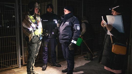 Zamknięcie schroniska w Sobolewie. W tle ostra wymiana stanowisk po wypowiedzi w Polsat News