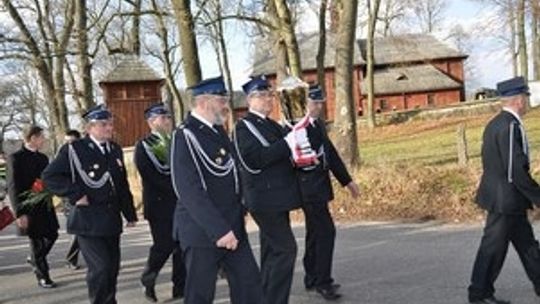 Ziemia z Katynia rozsypana w Zwoli