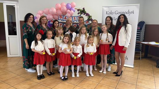 „Złote Nutki” zaśpiewały dla jaźwińskich seniorów