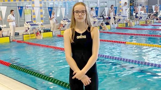 Zuzanna Dybcio tuż za podium podczas MDMM 13 lat w pływaniu