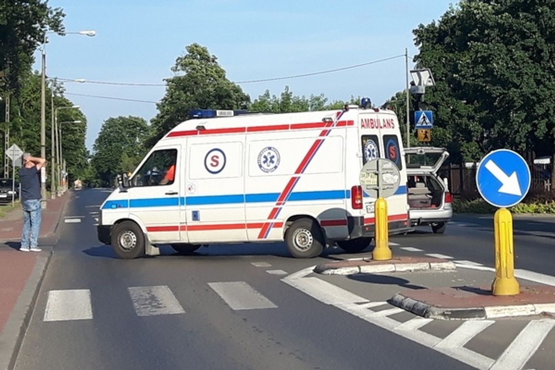 10-latek wjechał pod samochód