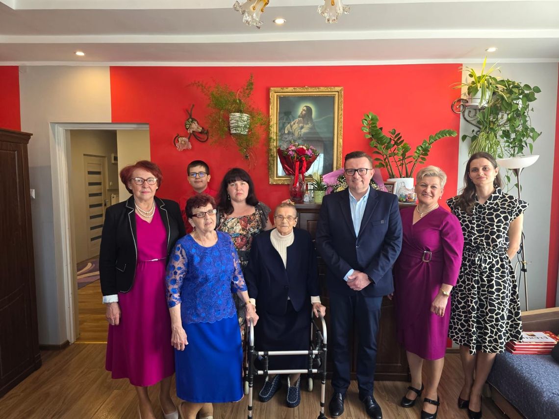 101 lat Pani Marianny Głowienki. Piękny jubileusz mieszkanki gminy Trojanów