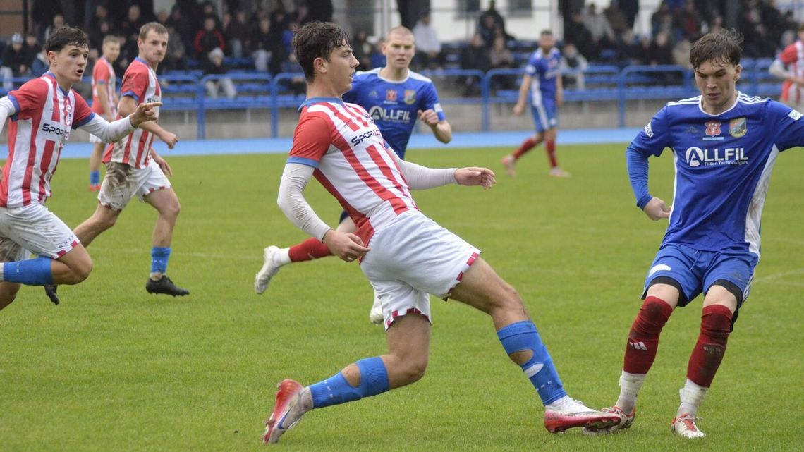 2:6 z ostatnią drużyną w tabeli 2:6 z ostatnią drużyną w tabeli