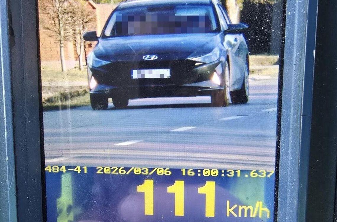 29-latek stracił prawo jazdy. Jechał 111 km/h w terenie zabudowanym