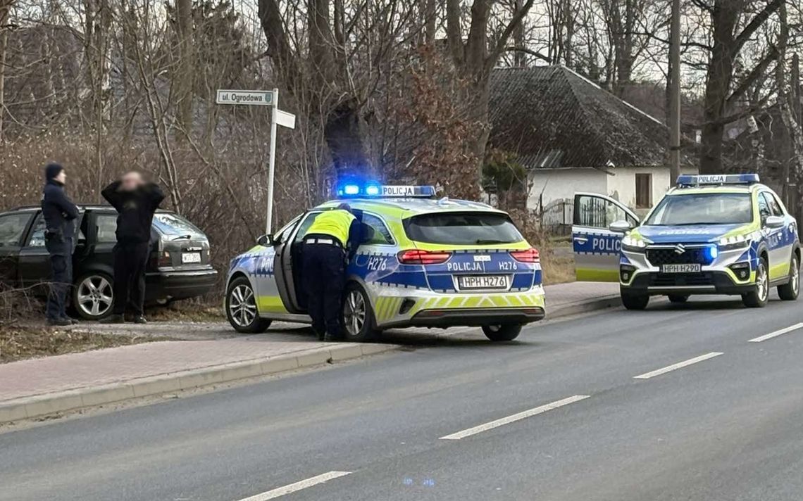 35-latek bez prawka uciekał przed policją – wpadł po pościgu [wideo]