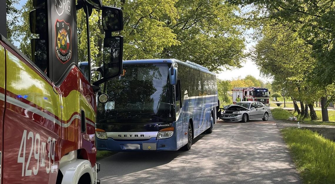 46-latek wjechał w autobus