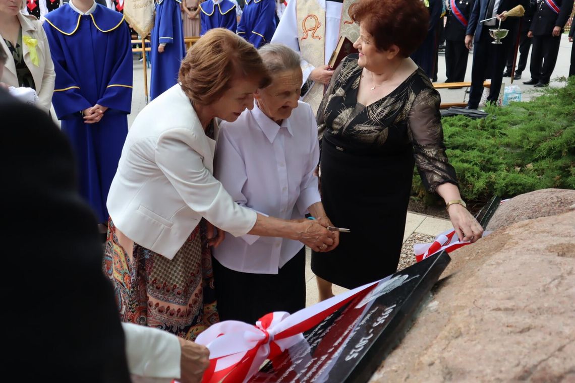 90 lat historii i 20 lat z Patronem – wyjątkowy jubileusz w Brzegach 90 lat historii i 20 lat z Patronem – wyjątkowy jubileusz w Brzegach