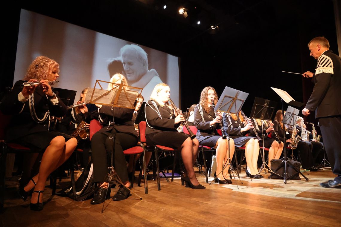 „Abyśmy byli jedno” – wzruszający koncert z okazji Dnia Papieskiego