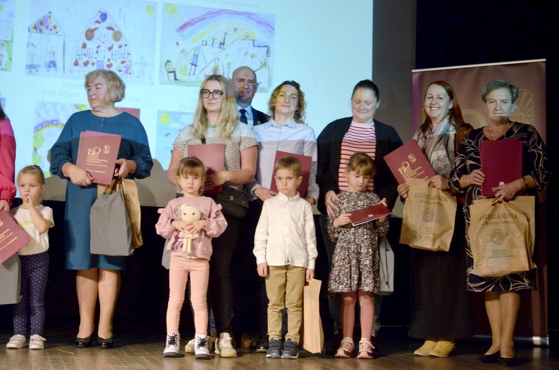 Artystyczne spojrzenie na szkołę. ZNP w Garwolinie nagrodził laureatów konkursu