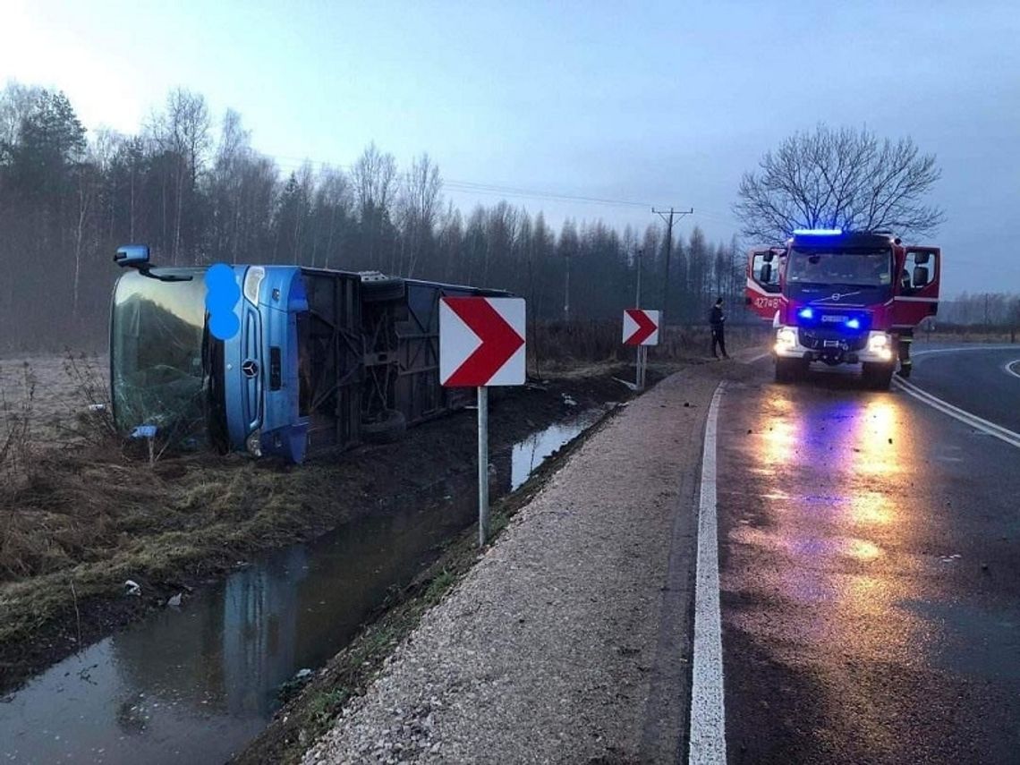 Autobus w rowie. Kierowca w szpitalu