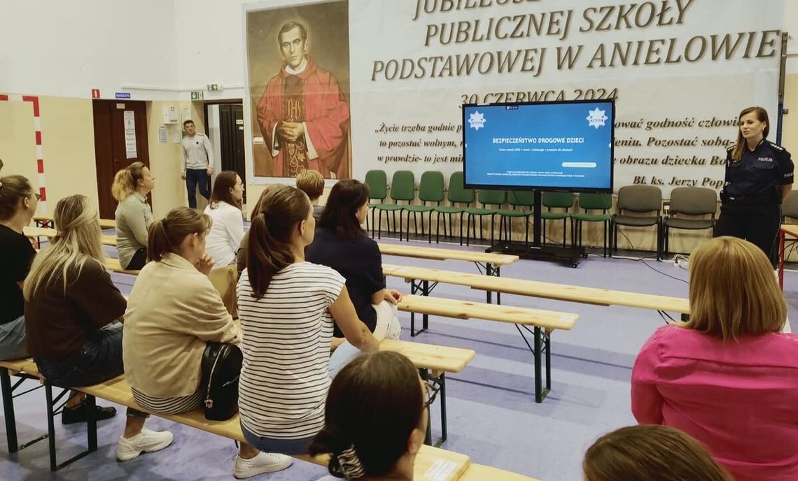Bezpieczeństwo uczniów priorytetem – policyjne zajęcia dla rodziców w Anielowie