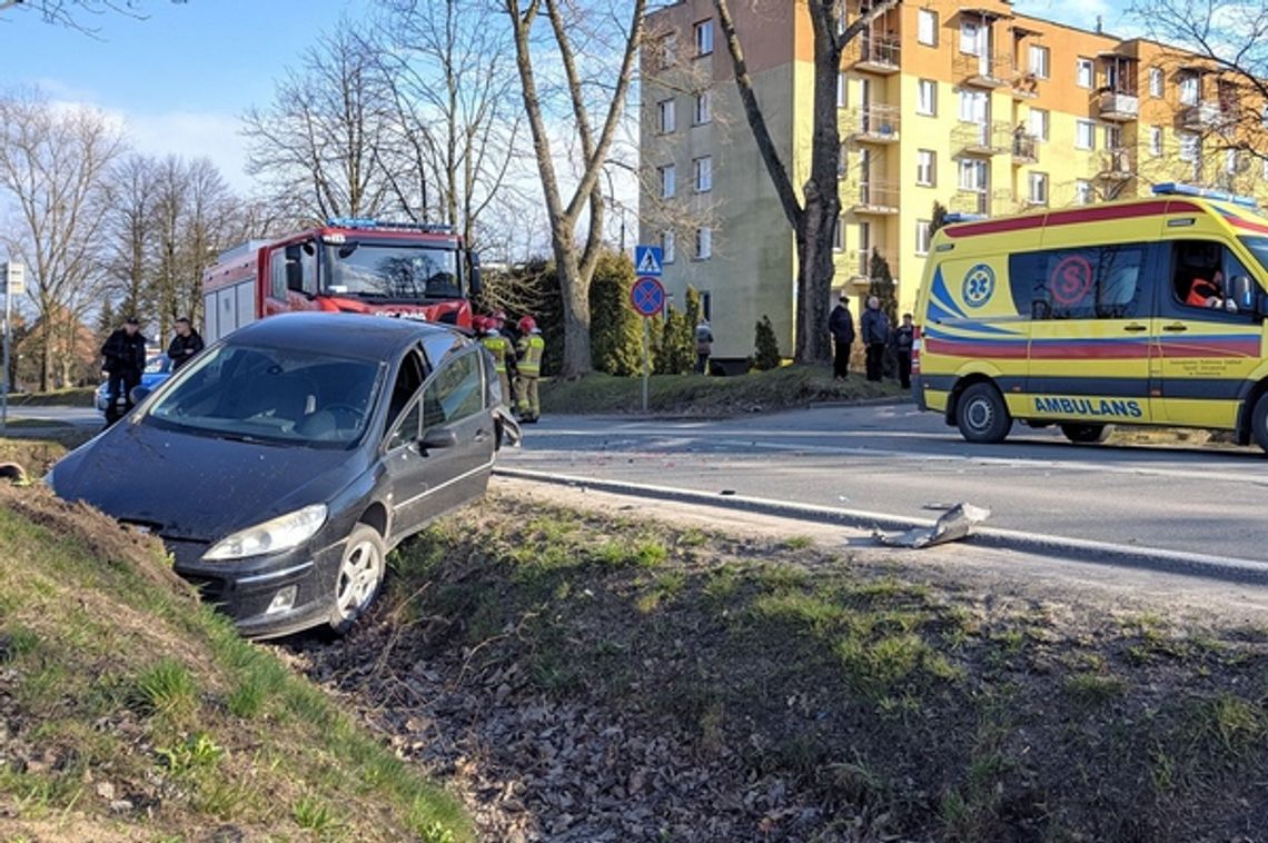 Bus najechał na tył peugeota