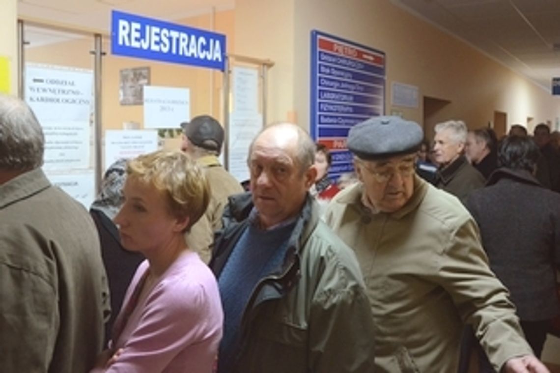 Chaos w szpitalu. ?O 5 rano byłem 400. w kolejce?. (video) Chaos w szpitalu. ?O 5 rano byłem 400. w kolejce?. (video)