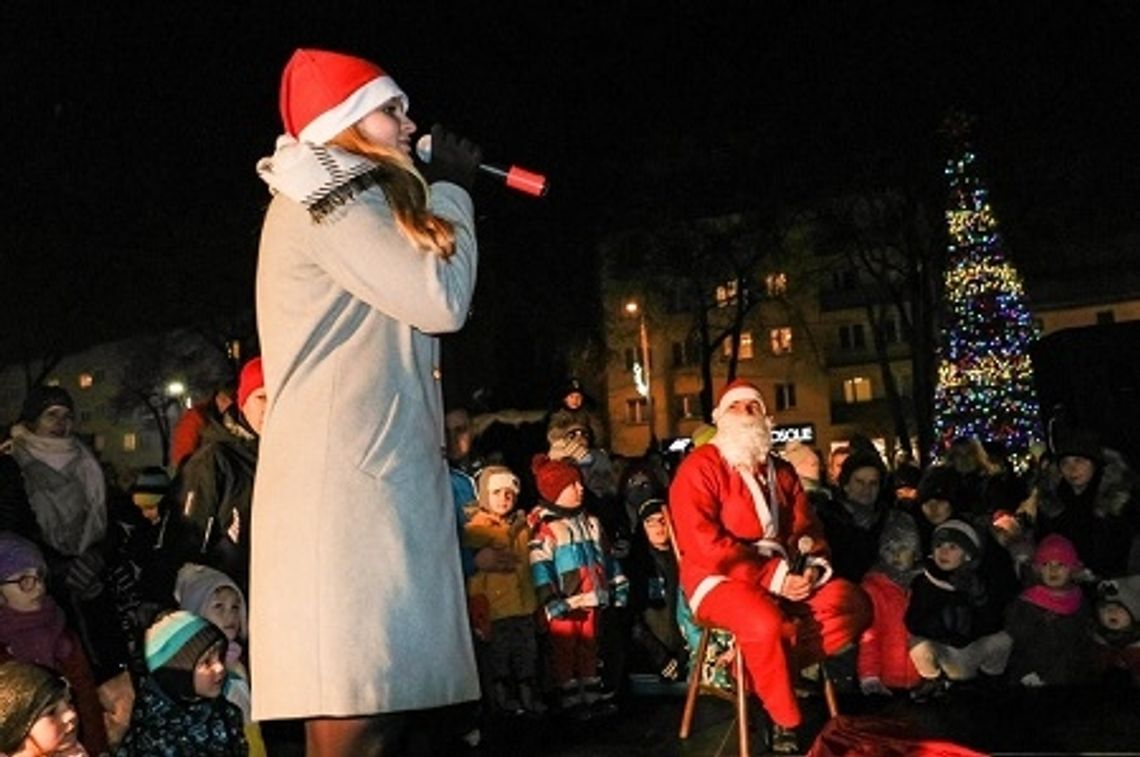 Choinka już świeci! Mikołajki z CSiK