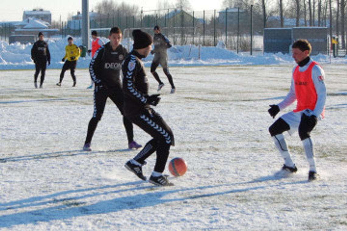 Czarne Koszule w Miętnem