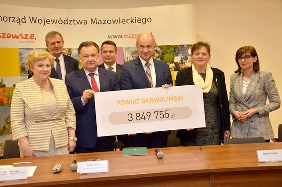 Cztery miliony złotych dla szkół powiatowych 