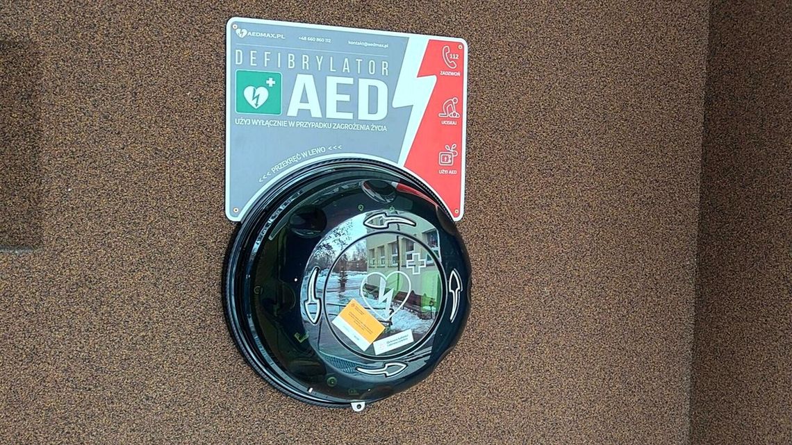 Defibrylator AED przy szkole w Starym Pilczynie