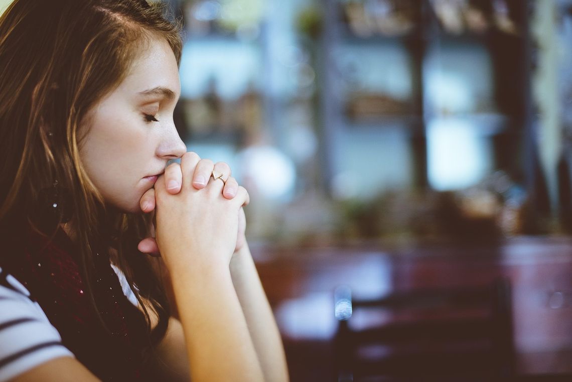 Dlaczego pierścionek różaniec stał się symboliczną biżuterią na co dzień? Dlaczego pierścionek różaniec stał się symboliczną biżuterią na co dzień?