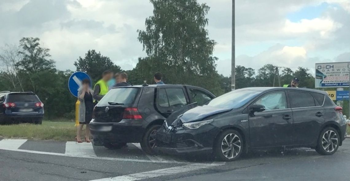 Drogowe fatum? Cztery wypadki w niecałą dobę