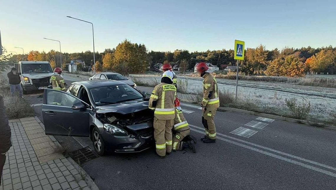 Efekt domina w Józefowie. Jedna osoba trafiła do szpitala