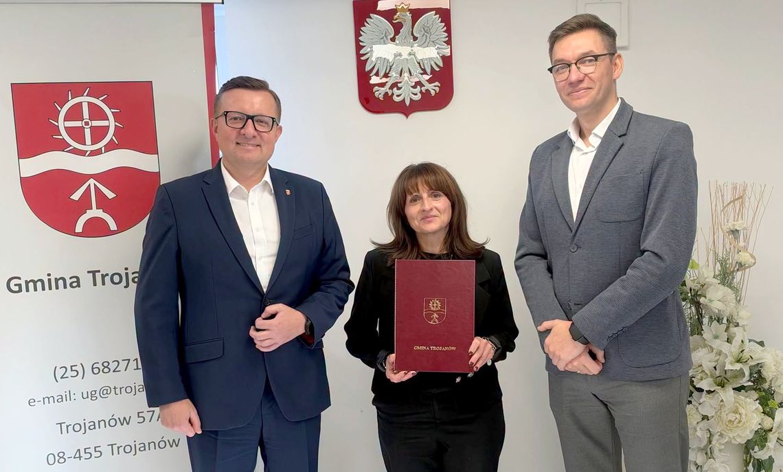 Elżbieta Radziej nową dyrektor Gminnego Ośrodka Kultury w Trojanowie Elżbieta Radziej nową dyrektor Gminnego Ośrodka Kultury w Trojanowie