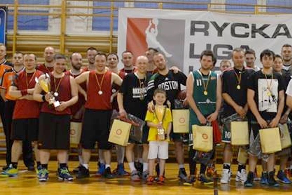 GarwoBasket na podium Ryckiej Ligi Kosza