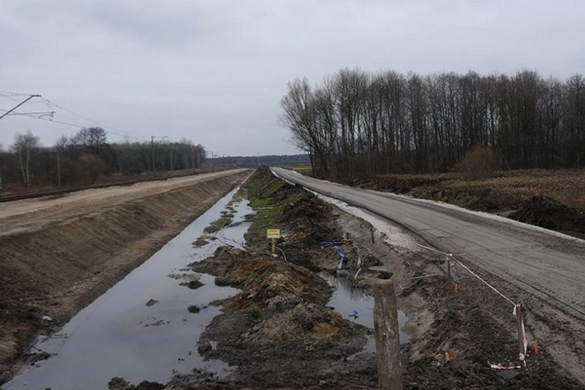 Garwolin-Pilawa. Droga wzdłuż torów tylko dla ZKA