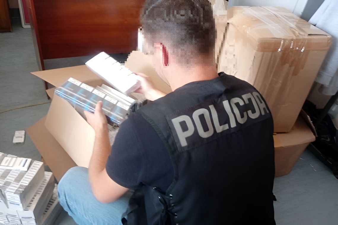 Garwolińscy policjanci rozbili nielegalną fabrykę papierosów – straty Skarbu Państwa na ponad 7,6 mln zł Garwolińscy policjanci rozbili nielegalną fabrykę papierosów – straty Skarbu Państwa na ponad 7,6 mln zł