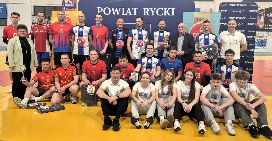 Garwolińskie drużyny na podium Amatorskiej Ligi Siatkówki w Rykach