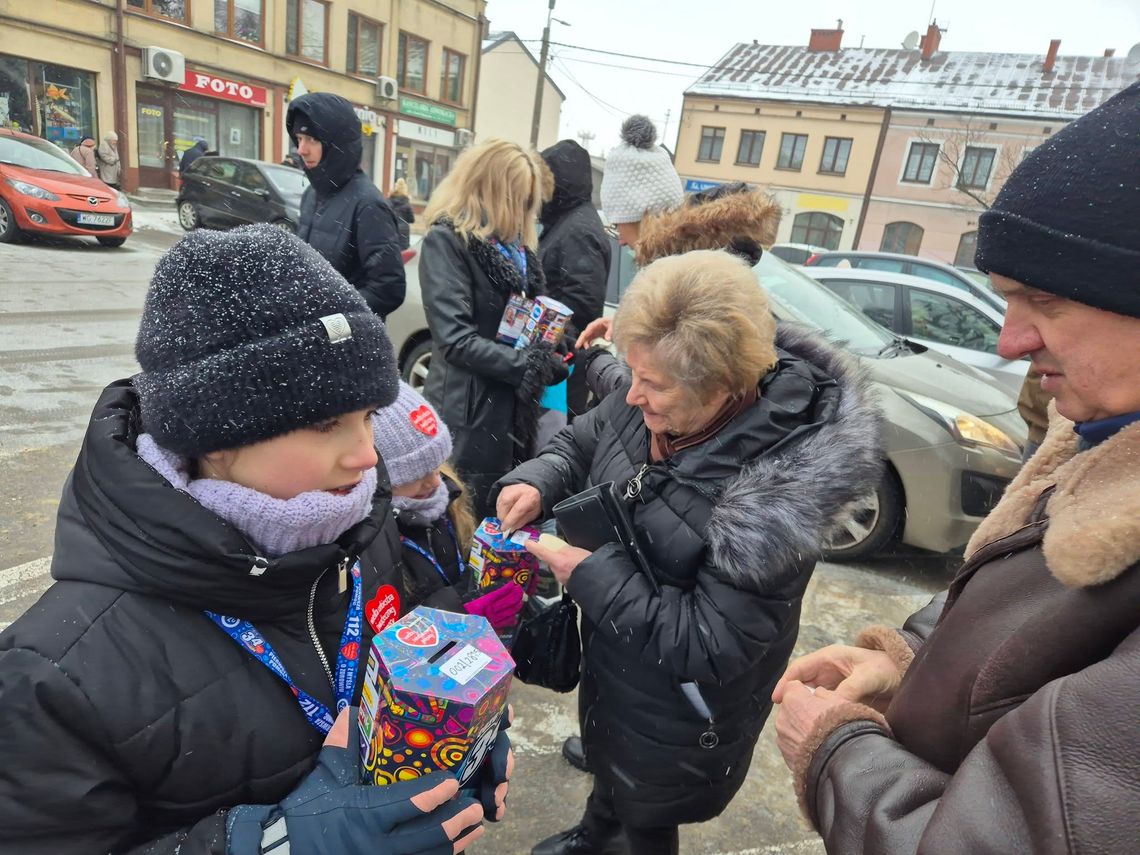 Gorące serca mimo zimowej aury. 34. Finał Wielkiej Orkiestry Świątecznej Pomocy w Garwolinie