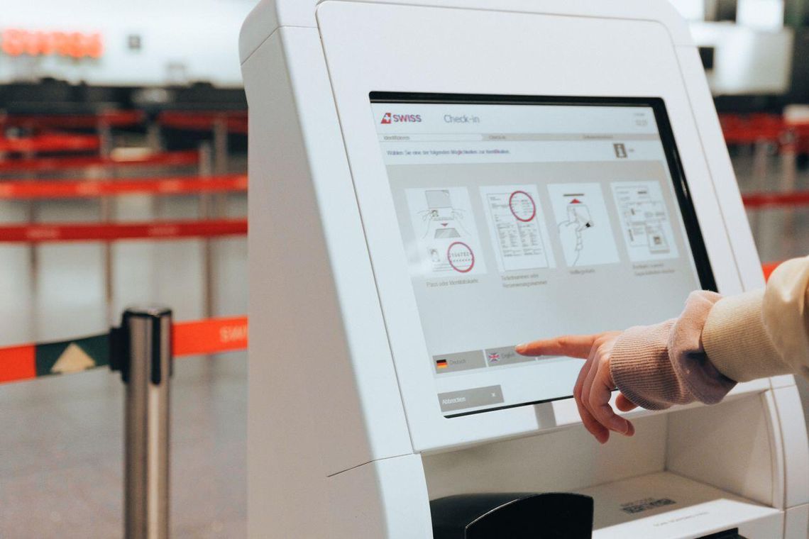Infokiosk czy hostessa – co lepiej sprawdzi się na stoisku? Infokiosk czy hostessa – co lepiej sprawdzi się na stoisku?