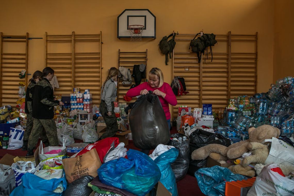 Jak pomóc pomagającym? Apel organizacji społecznych