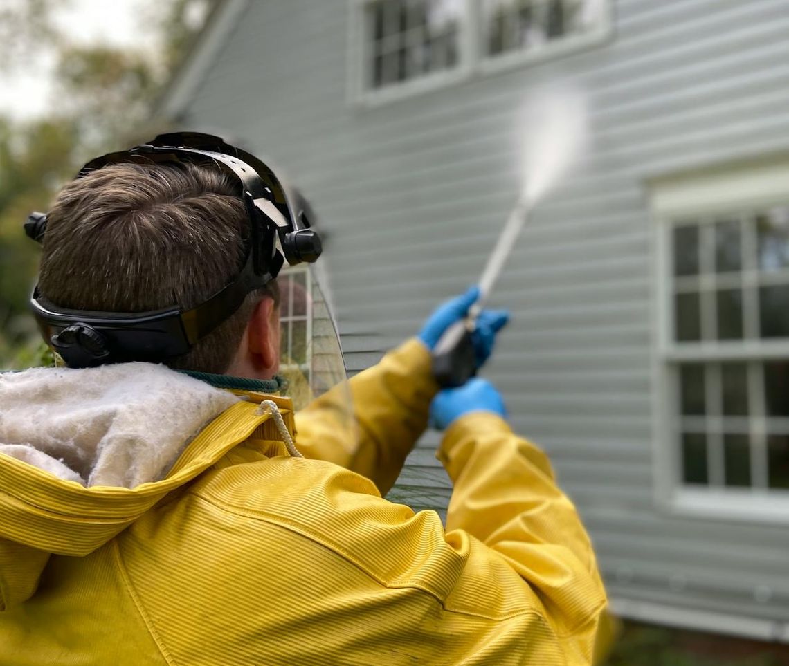 Jak skutecznie wyczyścić elewację w Warszawie za pomocą myjki ciśnieniowej