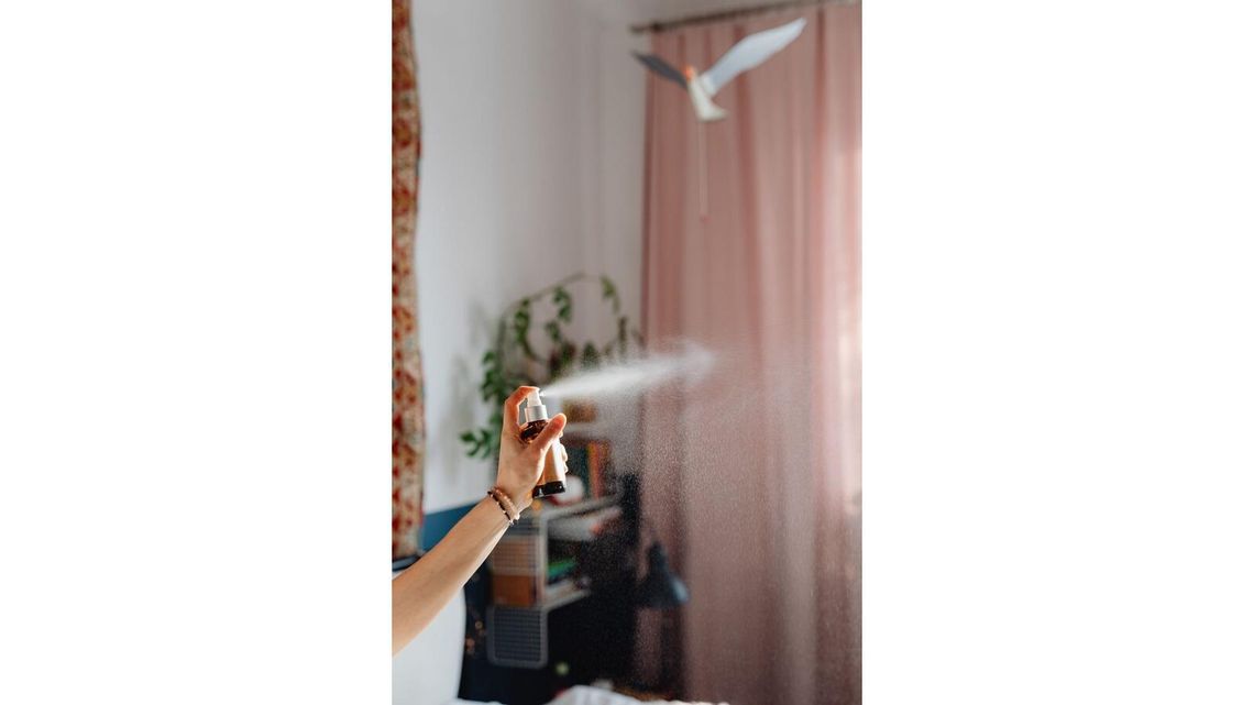 Sprej na owady w czasie użytkowania