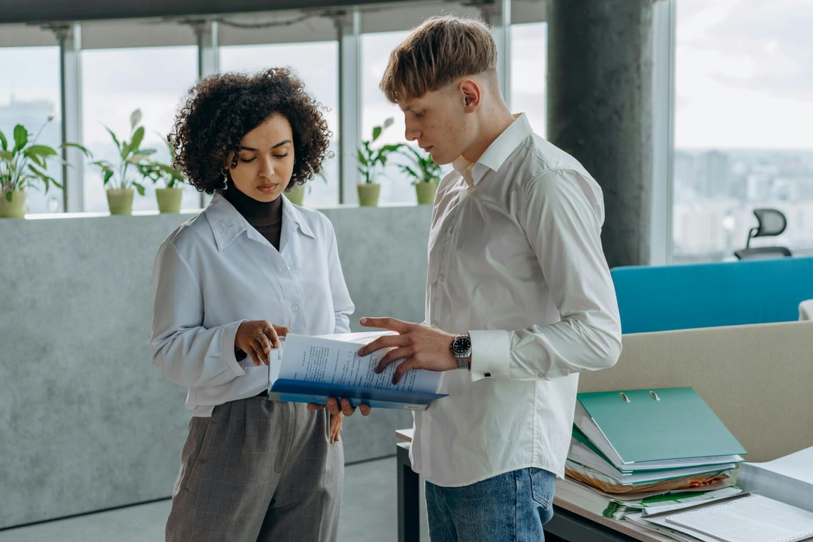 Jak sprawdzić partnera biznesowego przed podpisaniem umowy międzynarodowej?