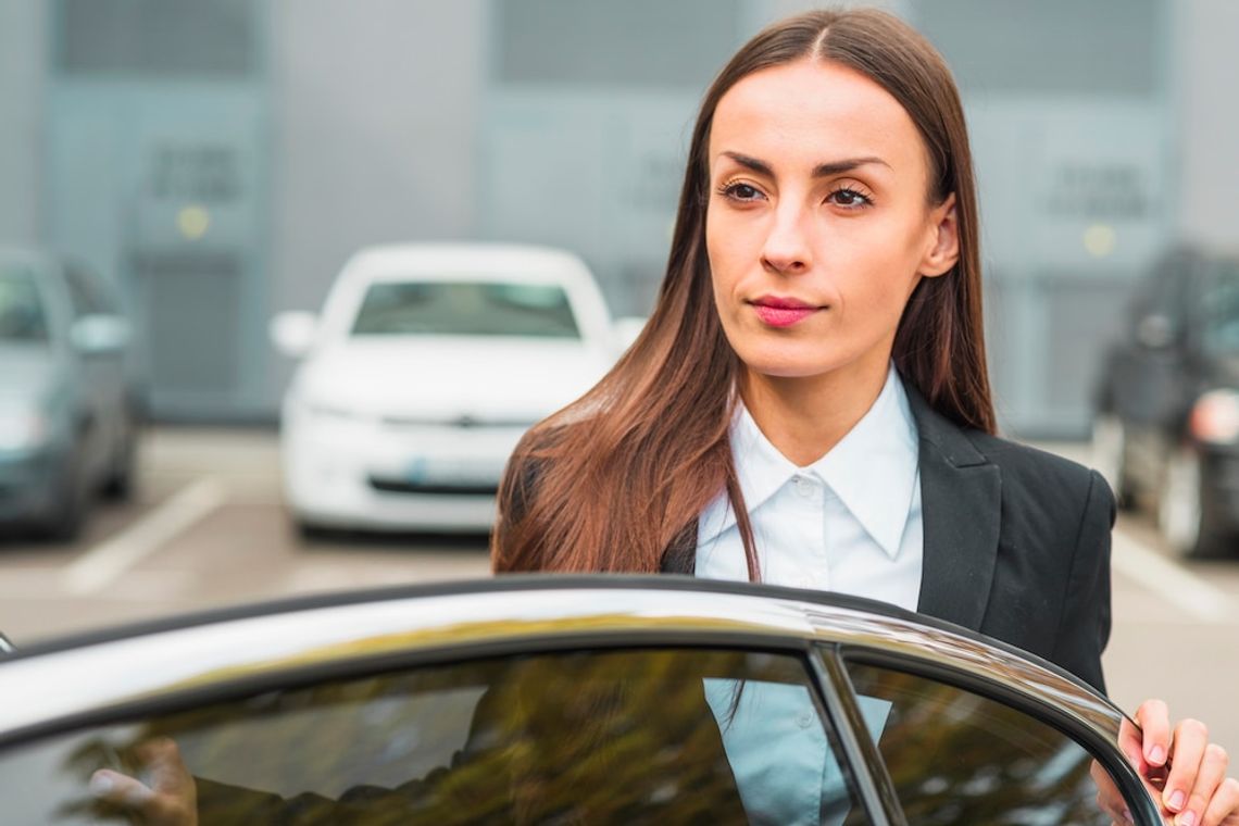 Jak wybrać dobry parking przy lotnisku? Zobacz!