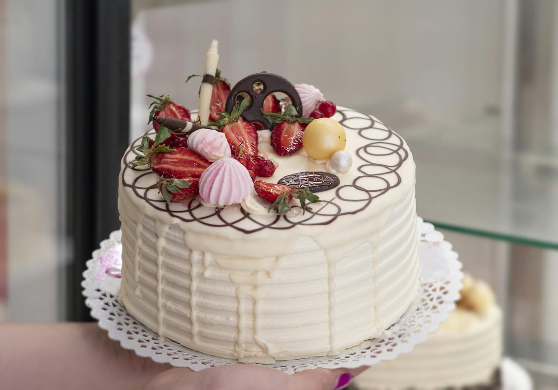Jak wybrać idealny tort komunijny we Wrocławiu