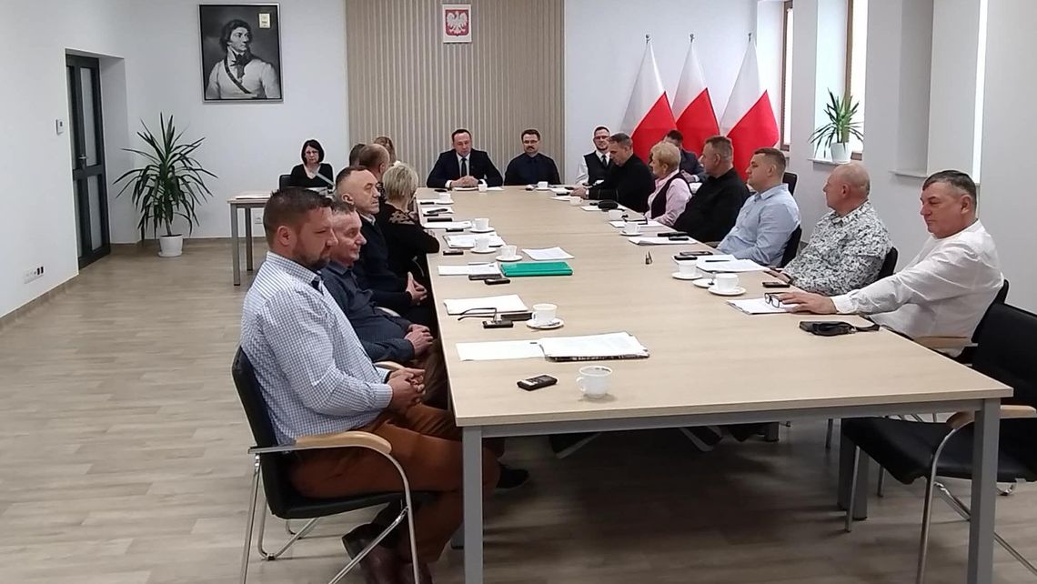 Jednogłośny budżet Gminy Maciejowice na 2026 rok. Ponad 7,5 mln zł na inwestycje Jednogłośny budżet Gminy Maciejowice na 2026 rok. Ponad 7,5 mln zł na inwestycje