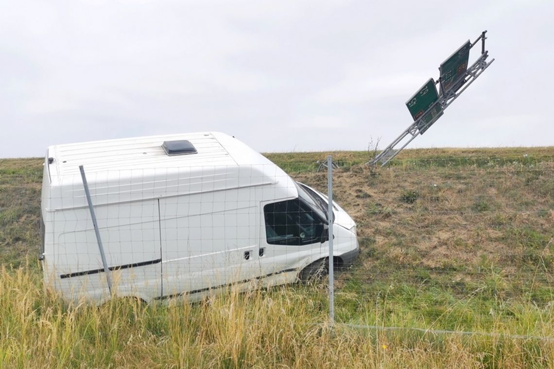 Kierowca busa zasnął na S17