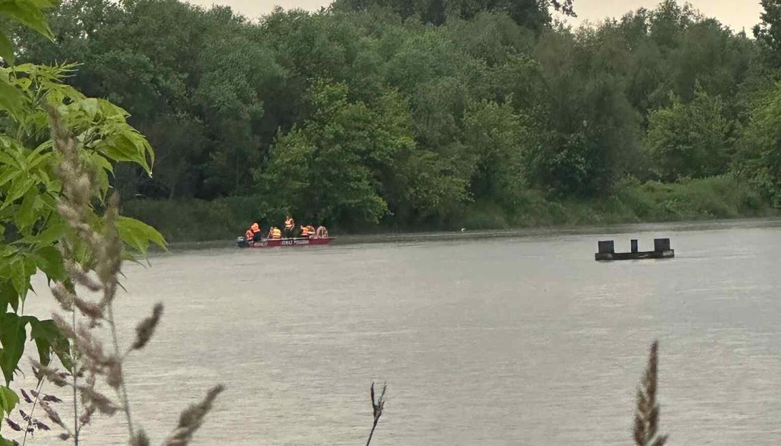 Dwie osoby wpadły do Wisły Dwie osoby wpadły do Wisły