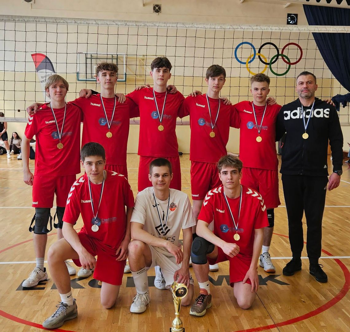 KLO triumfuje w powiatowej siatkówce szkół ponadpodstawowych