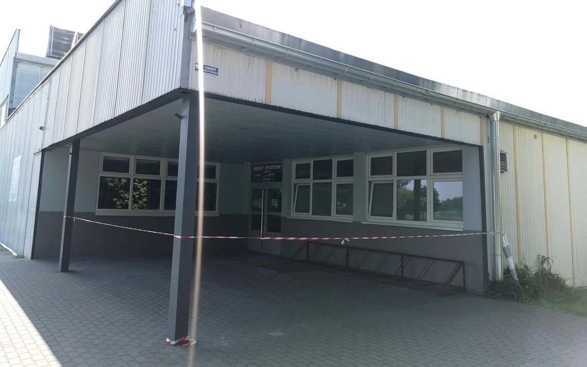 Kolejna odsłona sporu o dach basenu w Miętnem Kolejna odsłona sporu o dach basenu w Miętnem