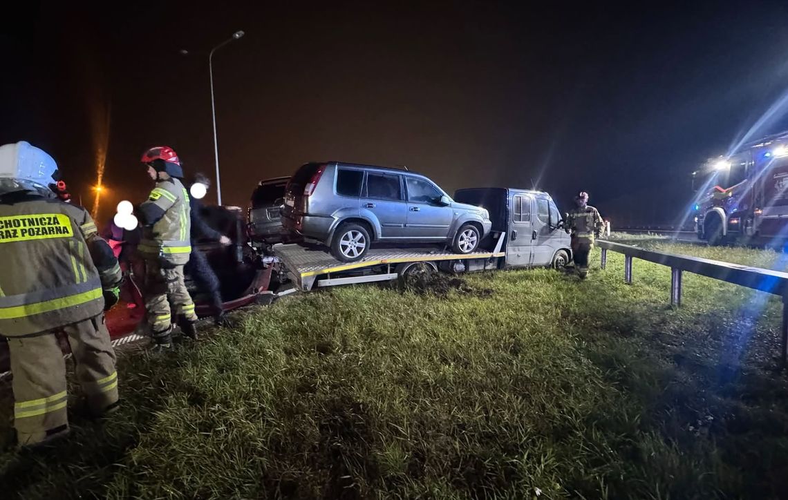 Kolizja na S17 w Lipówkach. Iveco podczas wyprzedzania uderzyło w Toyotę Kolizja na S17 w Lipówkach. Iveco podczas wyprzedzania uderzyło w Toyotę