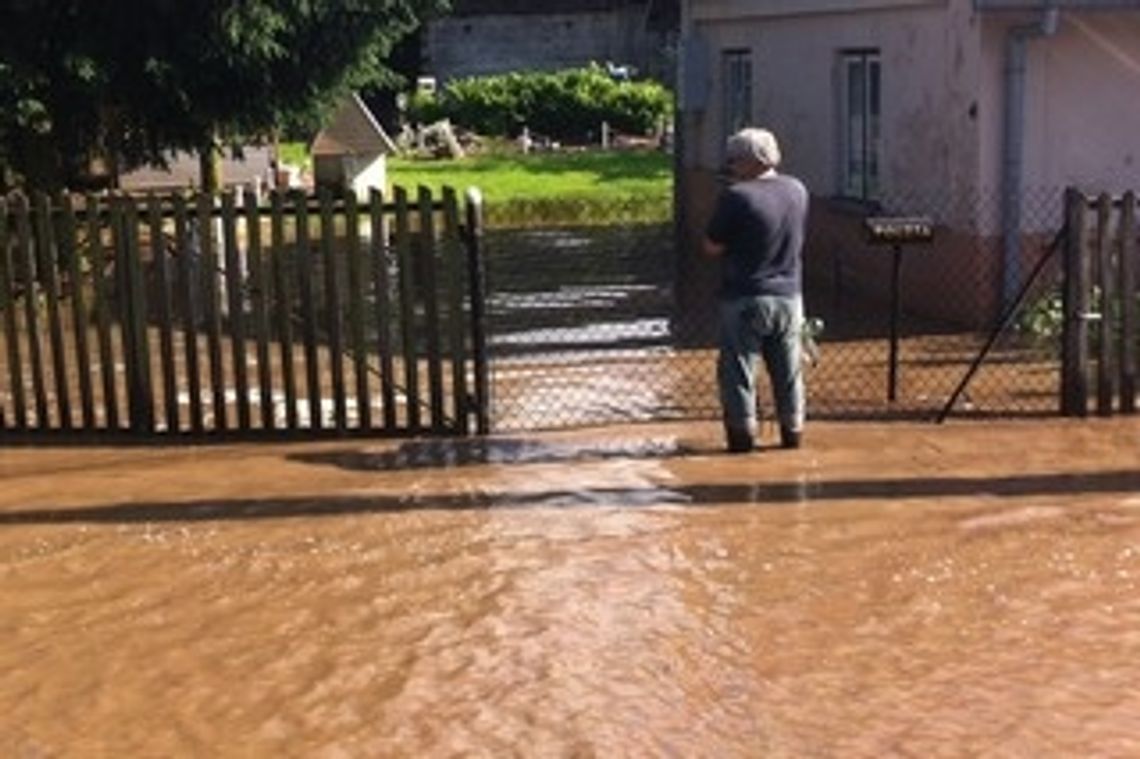 Krótkie opady i dużo pracy strażaków