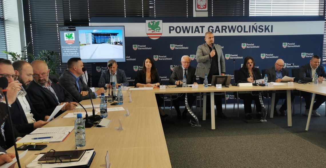 Rada przeciwko radnemu Wilbikowi. Zarząd nadal czteroosobowy Rada przeciwko radnemu Wilbikowi. Zarząd nadal czteroosobowy