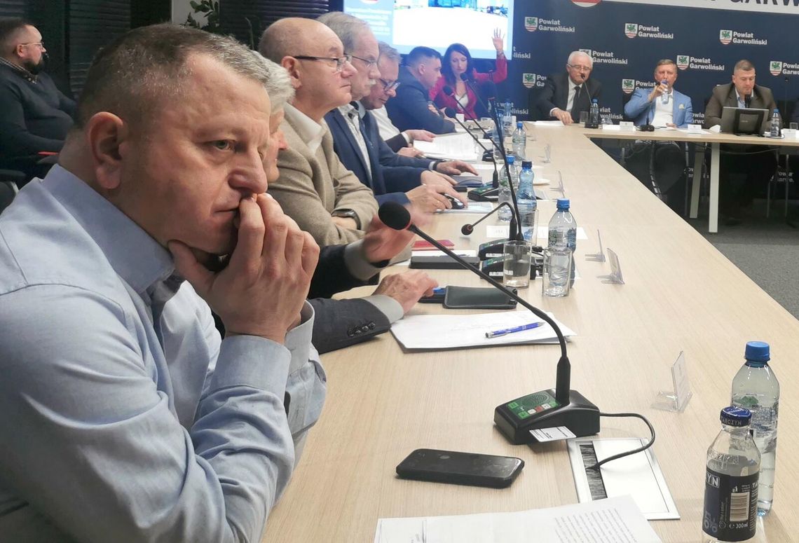 „Lista wstydu” starosty wywołała burzę. Spór o autobusy w powiecie garwolińskim