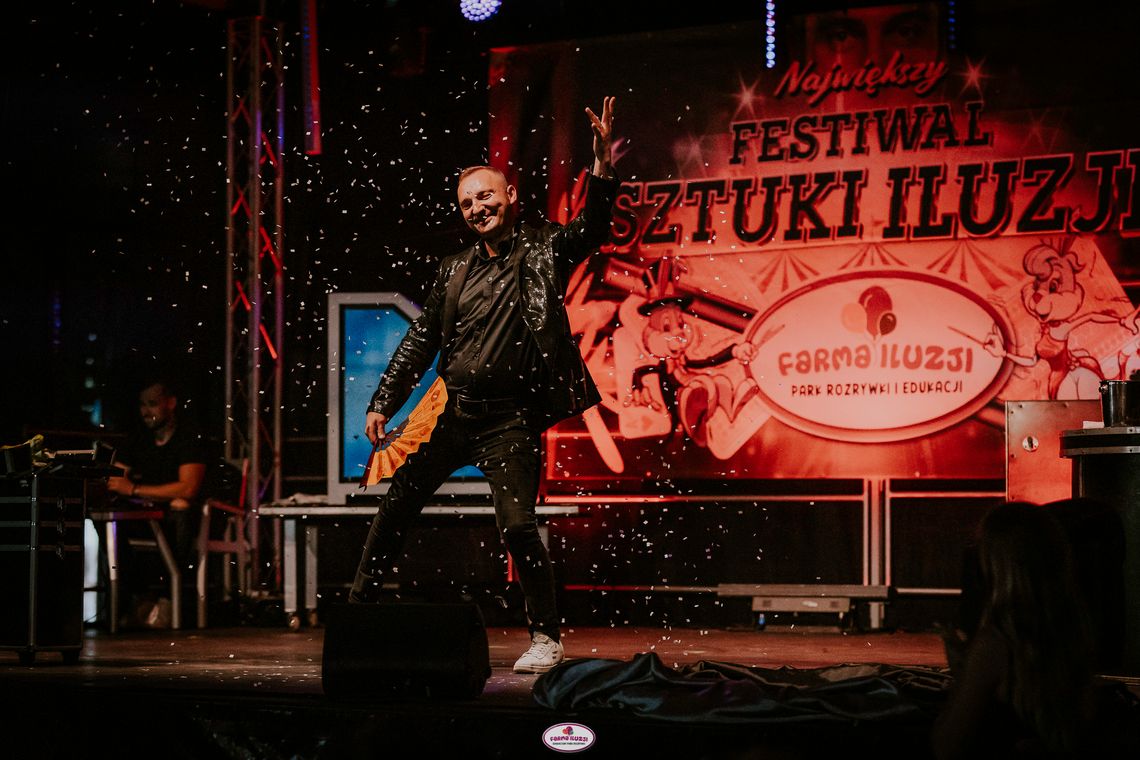 Uwaga, alert dla całej Polski - Alain Simonov czaruje na Farmie Iluzji. Będzie się działo!