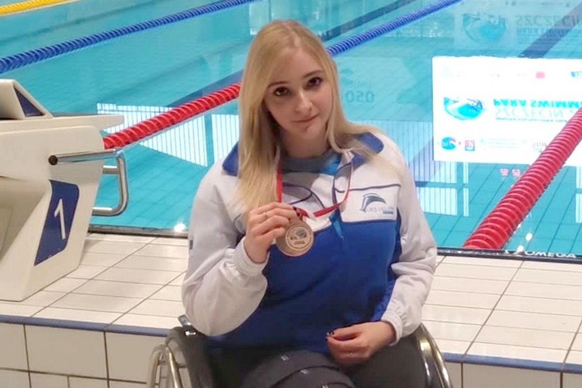 Małgorzata Grzegrzółka z medalami mistrzostw Polski