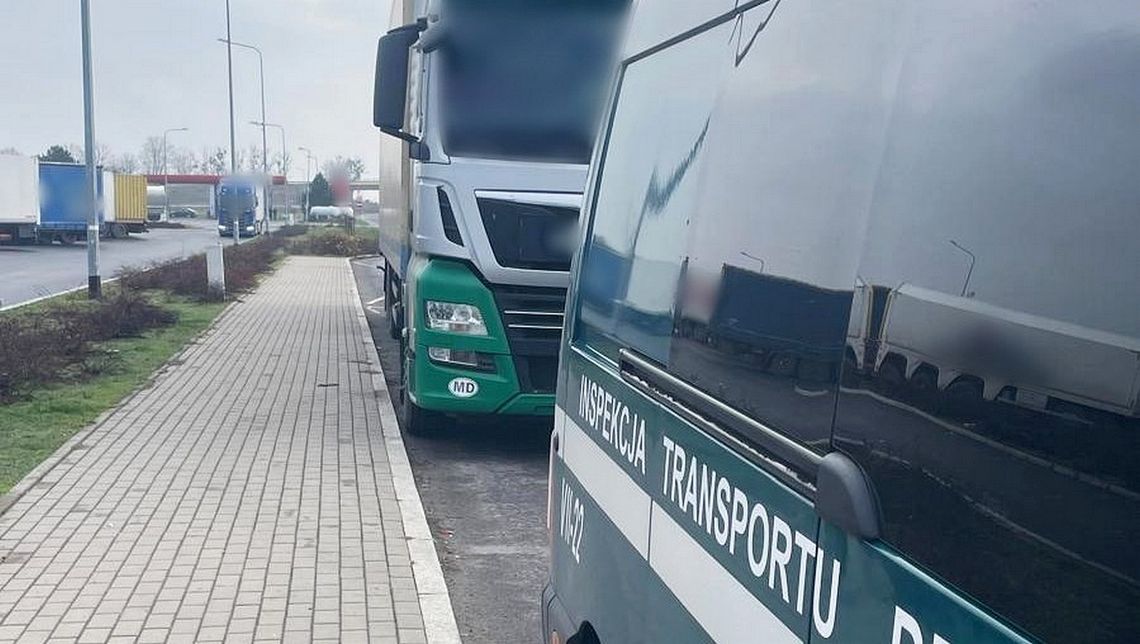 Mandat i 12 tys. zł kaucji po kontroli ITD na ekspresowej „17” Mandat i 12 tys. zł kaucji po kontroli ITD na ekspresowej „17”