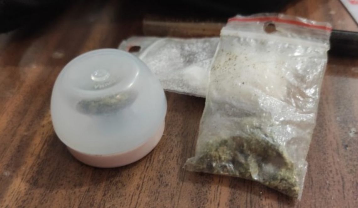 Marihuana i amfetamina w fordzie. 29-latek odpowie za przestępstwa